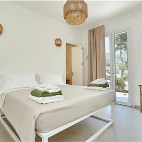 4 bedroom villa with pool, Castellammare del Golfo, sleeps 8-10